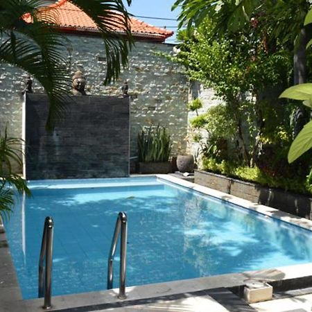 Marinos Place Legian Εξωτερικό φωτογραφία