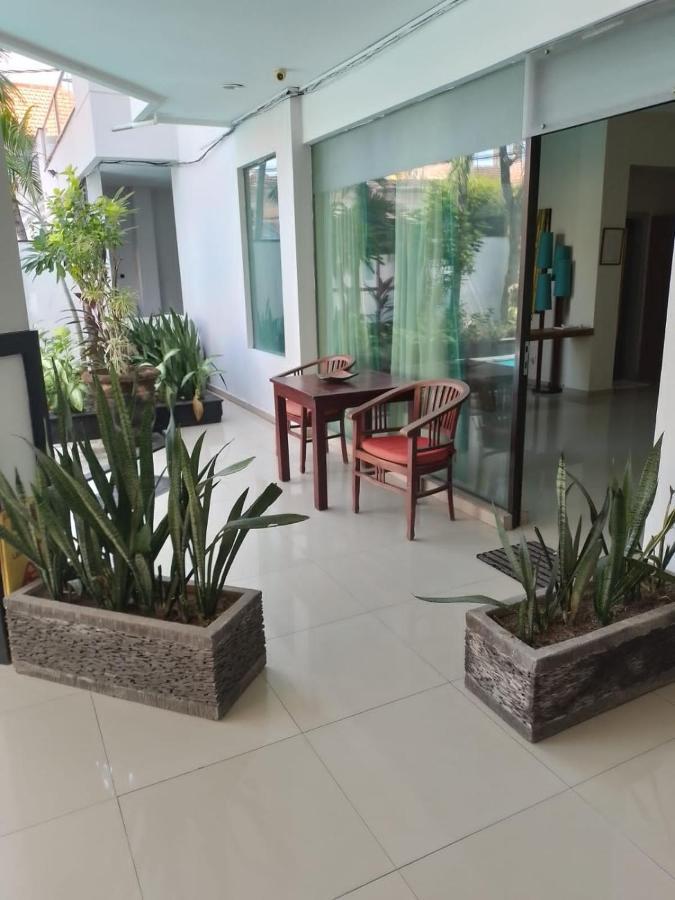 Marinos Place Legian Εξωτερικό φωτογραφία