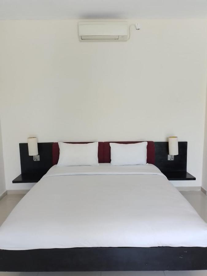 Marinos Place Legian Εξωτερικό φωτογραφία