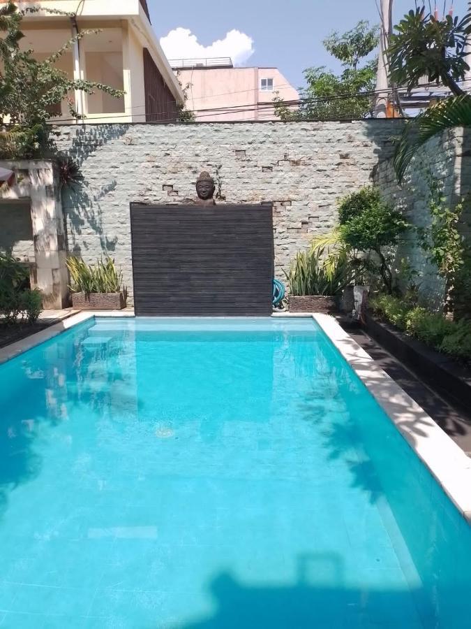 Marinos Place Legian Εξωτερικό φωτογραφία