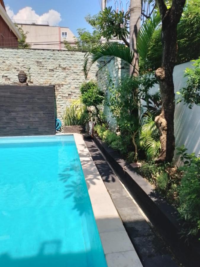 Marinos Place Legian Εξωτερικό φωτογραφία