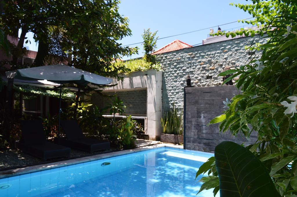 Marinos Place Legian Εξωτερικό φωτογραφία