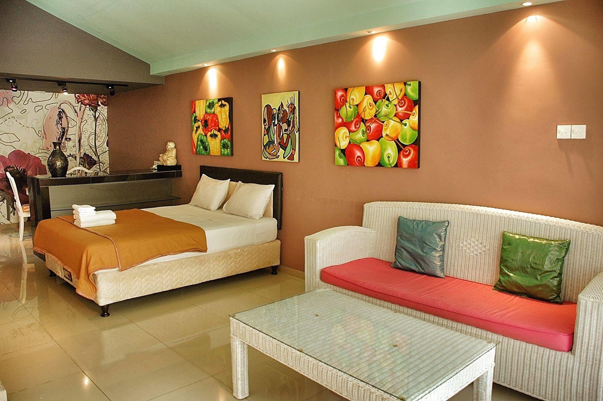 Marinos Place Legian Εξωτερικό φωτογραφία