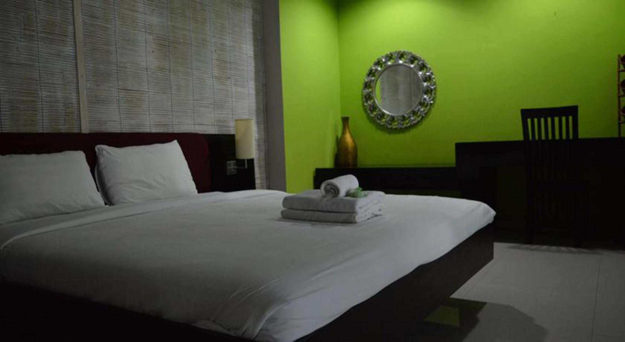 Marinos Place Legian Εξωτερικό φωτογραφία