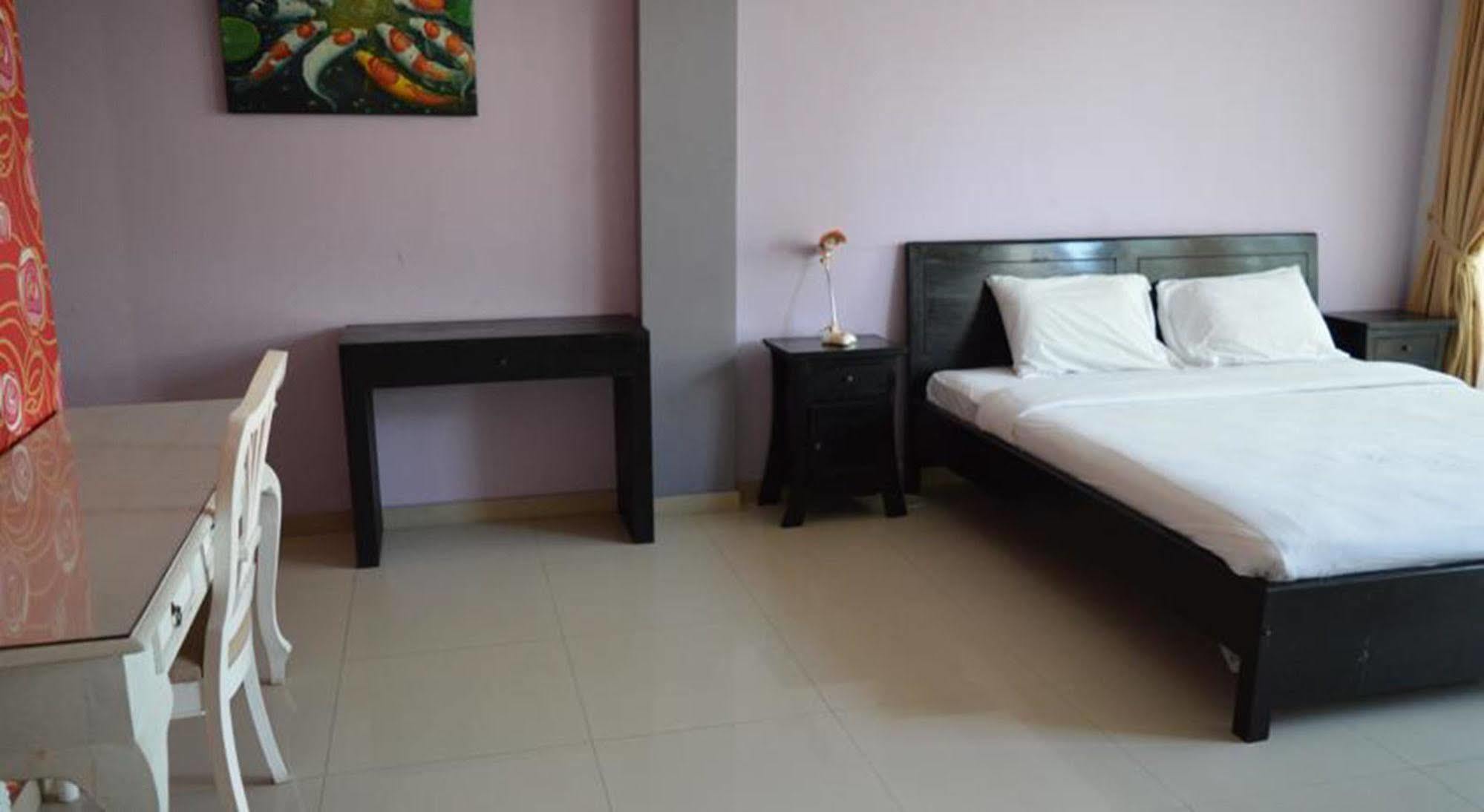 Marinos Place Legian Εξωτερικό φωτογραφία