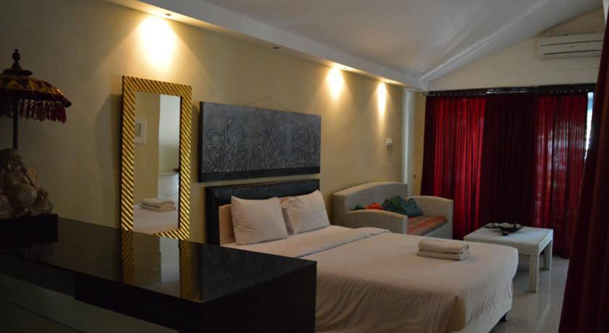 Marinos Place Legian Εξωτερικό φωτογραφία