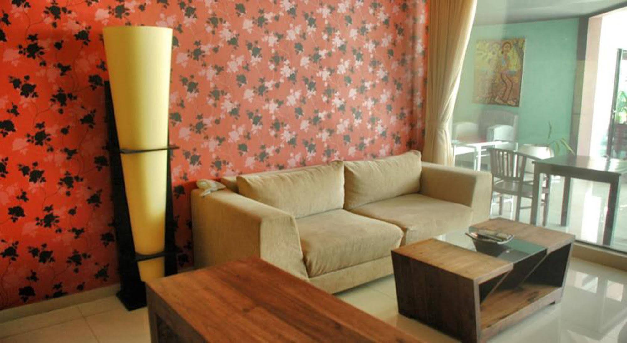 Marinos Place Legian Εξωτερικό φωτογραφία