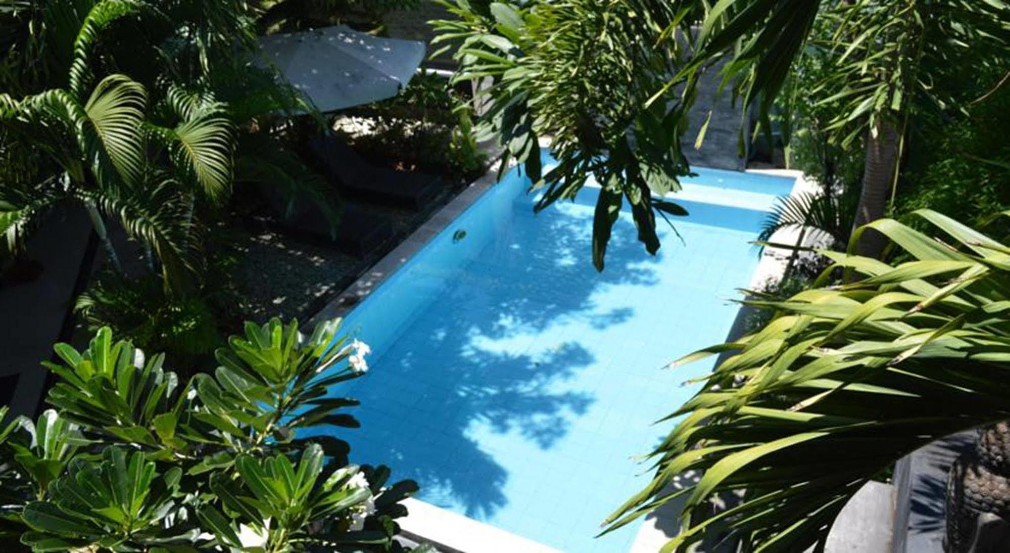 Marinos Place Legian Εξωτερικό φωτογραφία